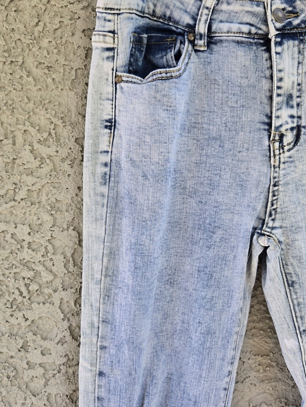 Pink Label Light Wash Distressed Women's Jeans - Casual Flare - Picture 2 of 9